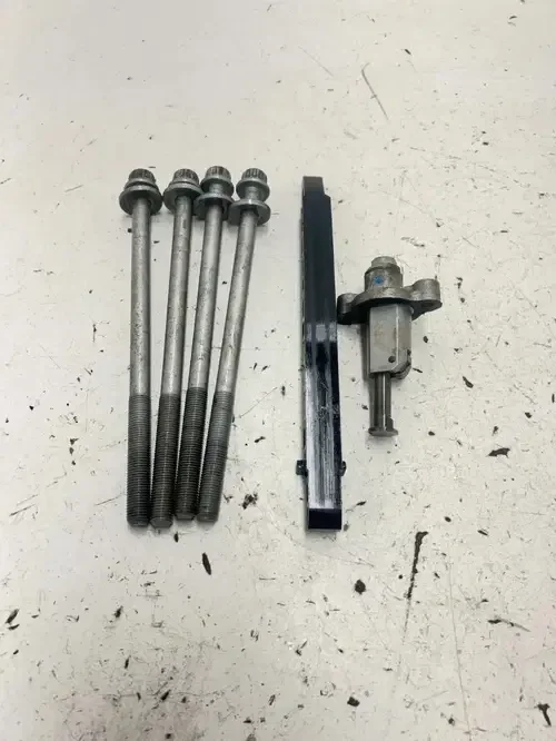 02 2002 Polaris Sportsman 500 H.O. 4×4 OEM Cam Chain Guide Head Stud Bolts Tensi