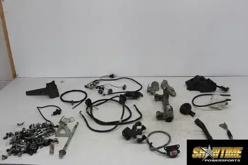 07-08 SUZUKI BURGMAN 400 AN400 PARTS KICKSTAND COOLANT TANK HARNESS BAR RISER
