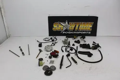 2001 KAWASAKI NINJA ZX7R ZX750P PART LOT