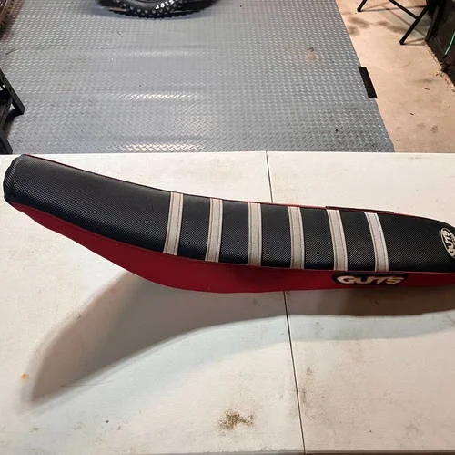 2023 Gas Gas MC350F. Complete seat with GUTS gripper cover.
