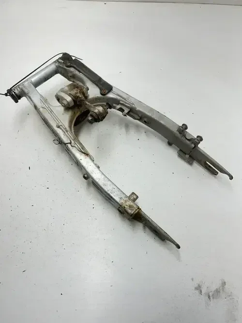 86 1986 Honda XL250R Xl 250 R OEM Swingarm Swing Arm Linkage Dog Bone Tensioner