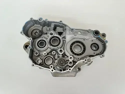 98 99 00 01 YAMAHA WR400F WR426F YZ400F YZ426F RIGHT SIDE ENGINE CASE CRANKCASE