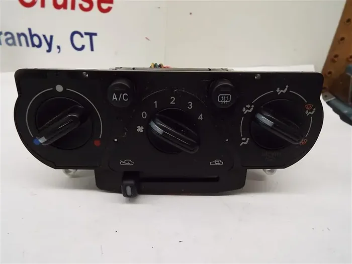 AC HEATER TEMP CONTROL Saab 9-2X 2005 05 2006 06 Manual – MRK150048
