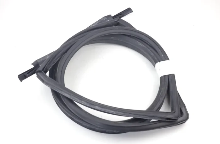 Classic Fiat 124 Sport Spider Front Winsdcreen Windshield Rubber Gasket Seal