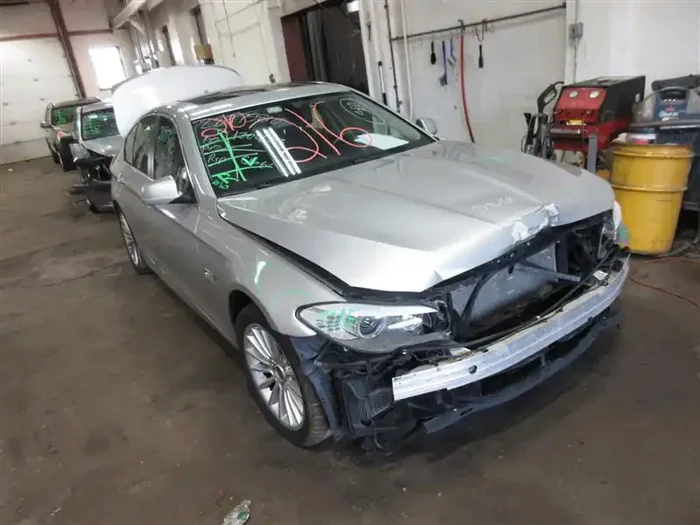 CONSOLE LID BMW 535i 2011 11 – 1083392