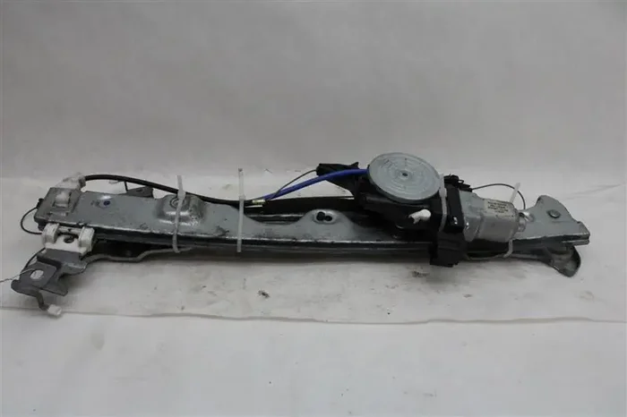FRONT DOOR WINDOW REGULATOR POWER M35H M37 M56 Q70 11-15 Left – 1073979