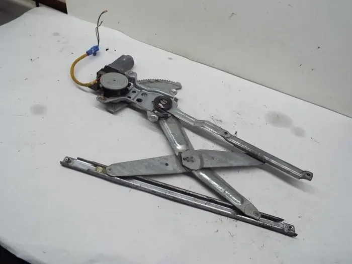 FRONT DOOR WINDOW REGULATOR POWER Prizm 98 99 00 01 02 Right – MRK253207