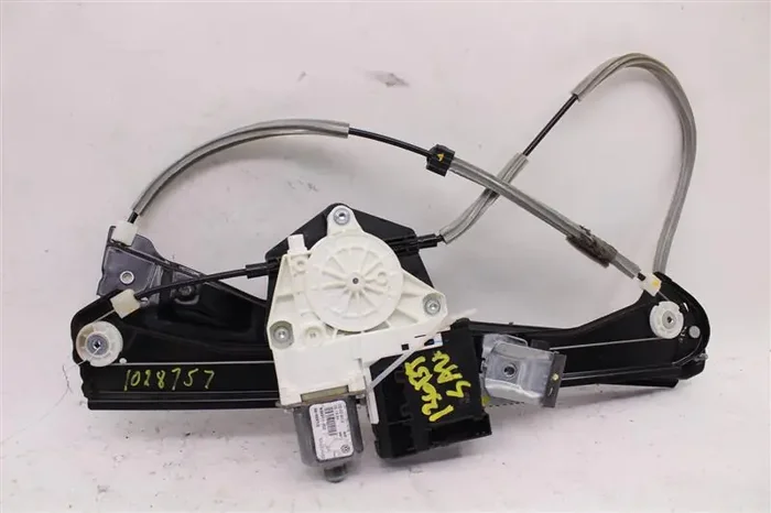 FRONT DOOR WINDOW REGULATOR POWER Volkswagen Passat 2012 12 Right – 1028757