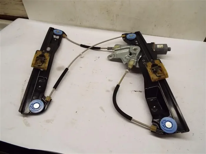 FRONT DOOR WINDOW REGULATOR Regal 11 12 13 14 15 16 17 Right – MRK216654