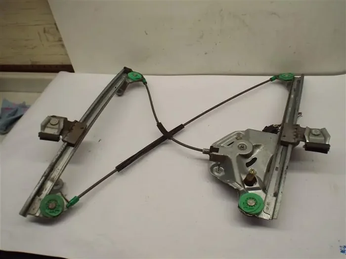 FRONT WINDOW REGULATOR Cadillac CTS 2003 03 2004 04 2005 05 Left – MRK214701