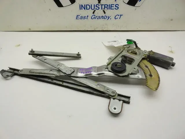 FRONT WINDOW REGULATOR Legacy 1995 95 96 97 98 99 Right – MRK153775