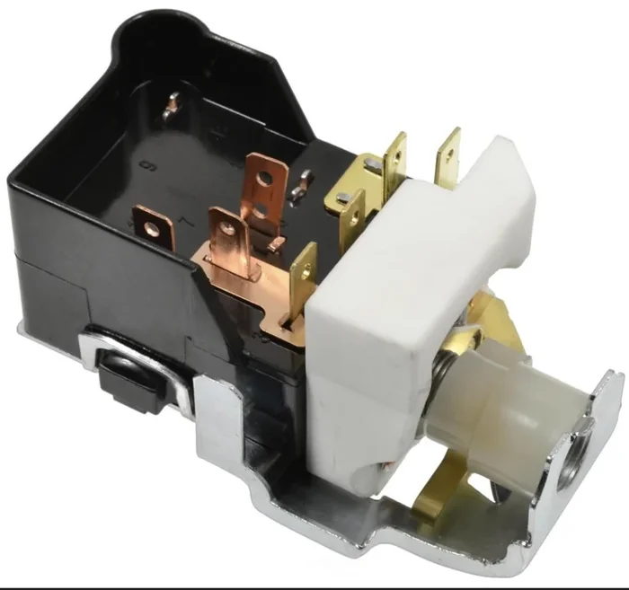 Headlight Switch D6252D GMC C15 73-78, C1500 79-86, C25 75-78, C2500 79-86