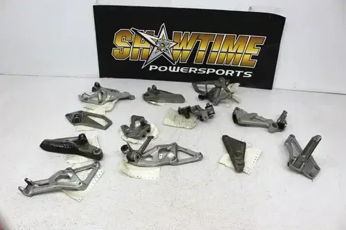 KAWASAKI ZX750 ZX600 FOOT PEG & BRACKET