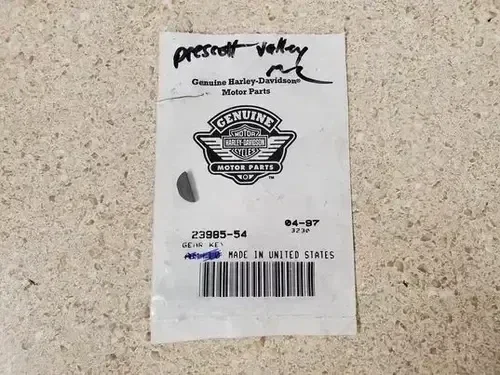 NEW GENUINE OEM HARLEY DAVIDSON GEAR KEY QTY 1 NOS PN# 23985-54