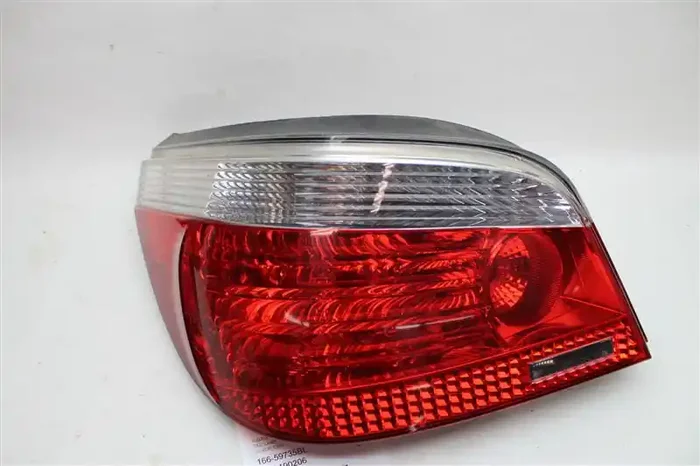 OUTER TAIL LIGHT LAMP 525i 530i 545i 550i M5 04 05 06 07 Left – 979242
