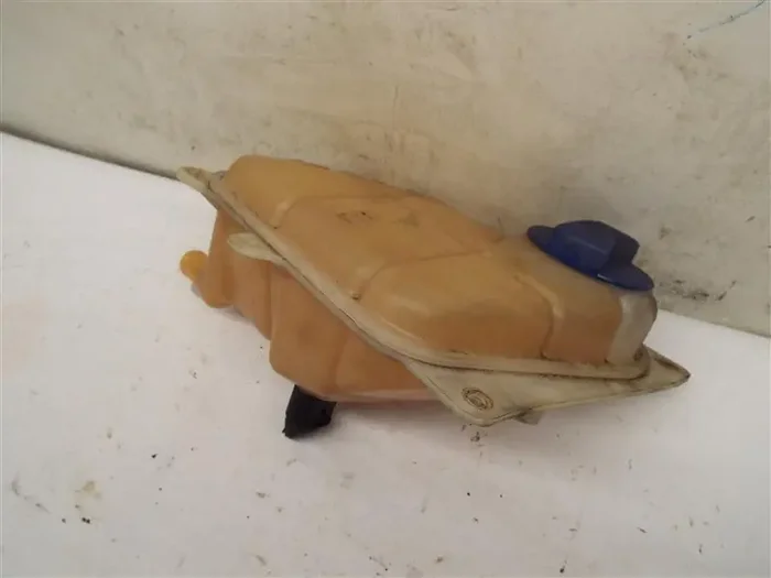 RADIATOR OVERFLOW A4 A6 Passat 00 01 02 03 04 05 – MRK221063