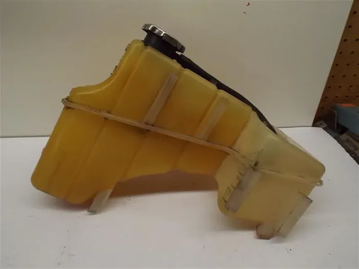 RADIATOR OVERFLOW BOTTLE 300 300C Magnum 2005 05 – MRK190968