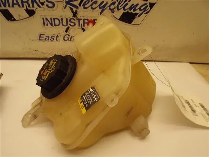 RADIATOR OVERFLOW BOTTLE Fusion MKZ 08 09 10 11 12 – MRK172177