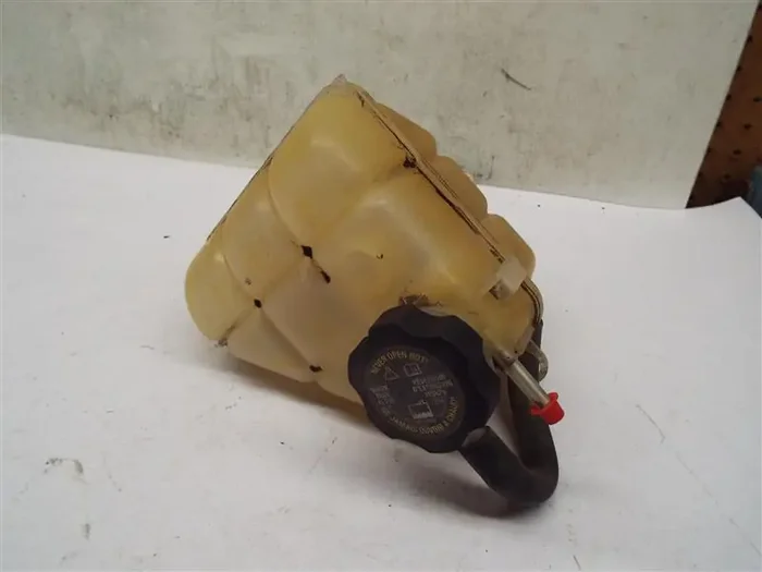 RADIATOR OVERFLOW BOTTLE Malibu G5 G6 Pursuit 04 05 06 – MRK228007