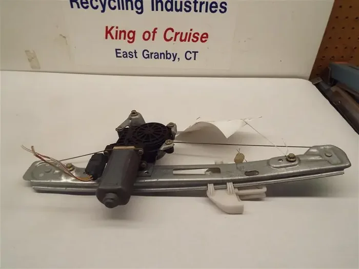REAR WINDOW REGULATOR Ford Focus 00 01 02 – 07 Right – MRK168386