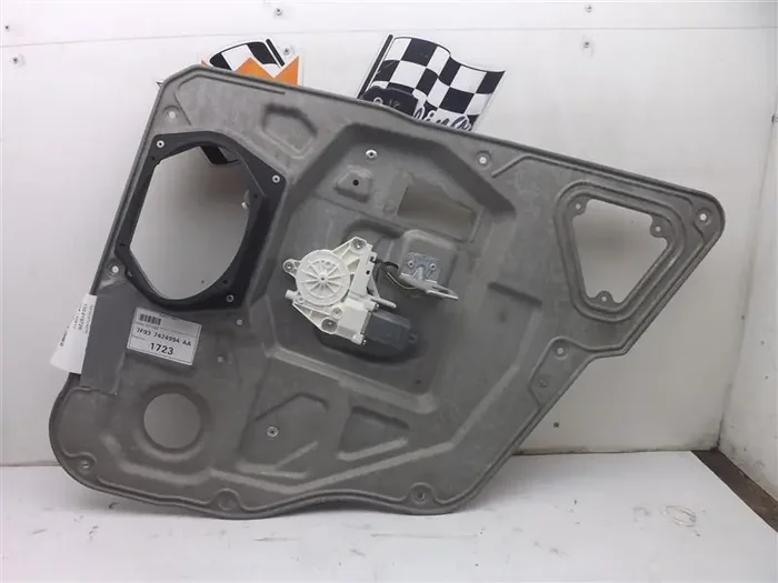 REAR WINDOW REGULATOR Freestyle Taurus X 2005 05 2006 06 07 08 09 Right – MRK136748