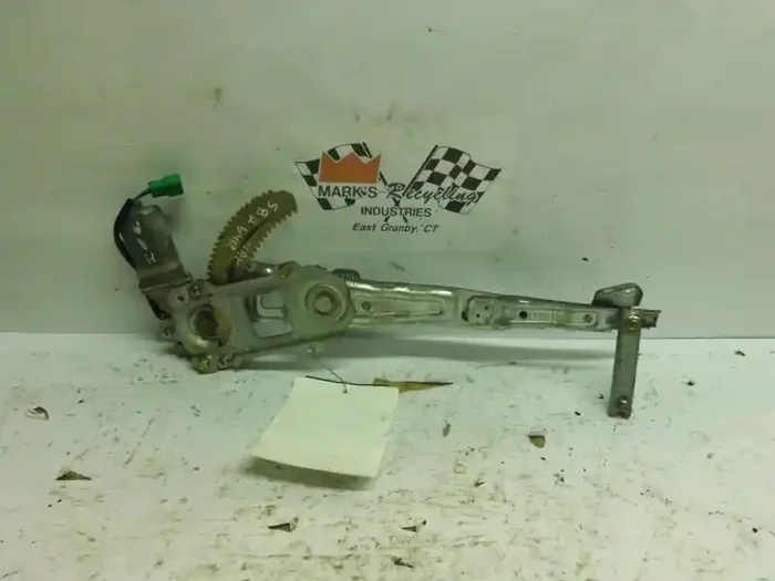 REAR WINDOW REGULATOR Impreza 93 94 95 96 – 99 Right – MRK24556