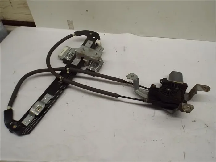 REAR WINDOW REGULATOR Tahoe Yukon Escalade 00 01 – 06 Right – MRK196568