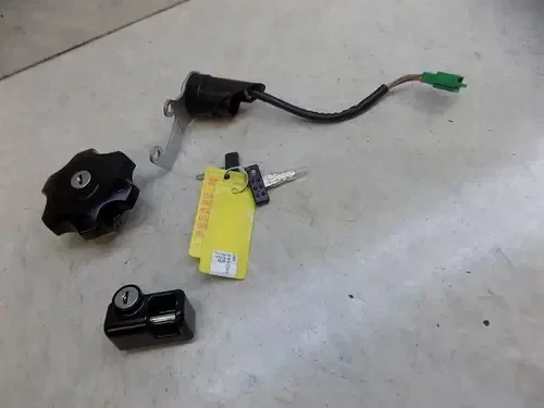 Suzuki DRZ400sm Ignition / Cap / Helmet lock w/ 2 keys DRZ 400sm sm 2023 #2 *