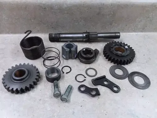 Suzuki GN400 400 GN 1980 1981 1982 Engine Kickstarter spindle Shaft AP-105 PA