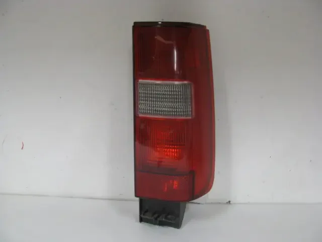 TAIL LIGHT LAMP ASSEMBLY 850 C70 S70 V70 1994-2000 LOWER Right – 411348