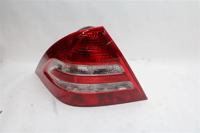 TAIL LIGHT LAMP ASSEMBLY C230 C240 C280 C320 C350 C55 05-07 Left – 1076395