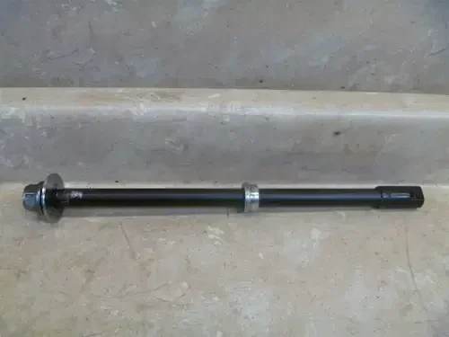 Yamaha 1100 XVS V-STAR CUSTOM XVS1100 Used Swingarm Bolt 2001 YB105