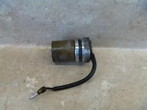 Yamaha 600 FZR FZR600 Used Engine Oil Pressure Switch 1989 Vintage SM179