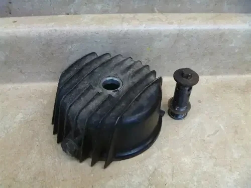 Yamaha 750 XS STANDARD XS750-2D Used Engine Oil Filter Cover 1977 YB88